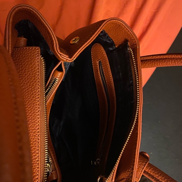 Prada bag - Picture 2 of 5